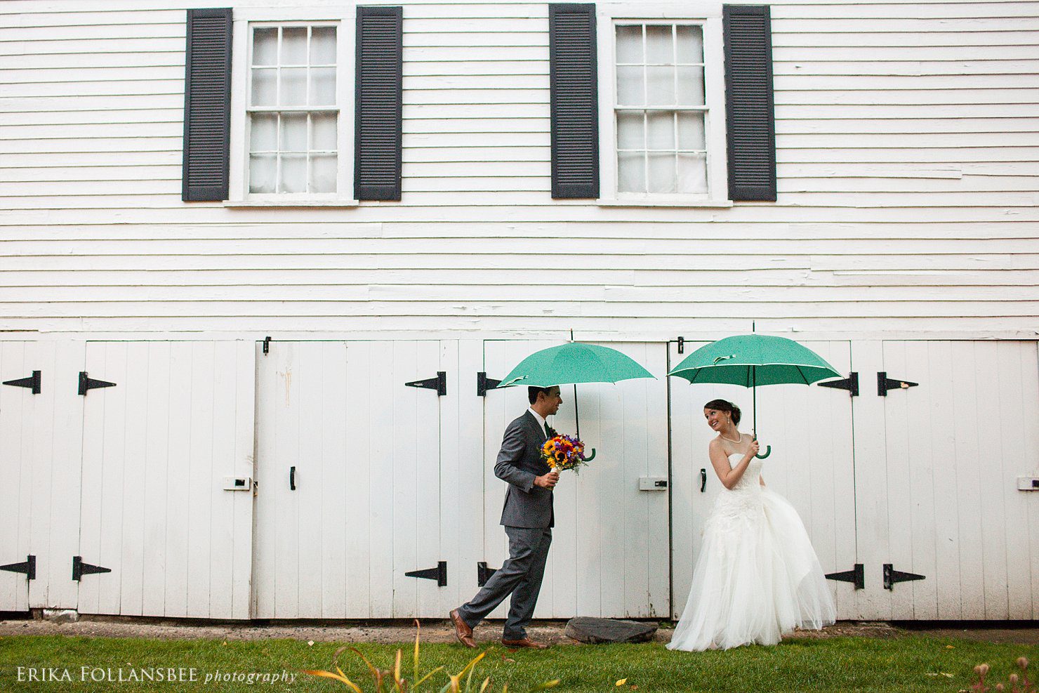 rainy day wedding at Public House Historic Inn | Sturbridge MA